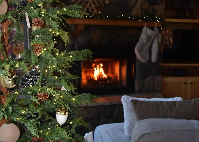 Wildlife Views~hot Tub~fire Pit & Games Holiday home